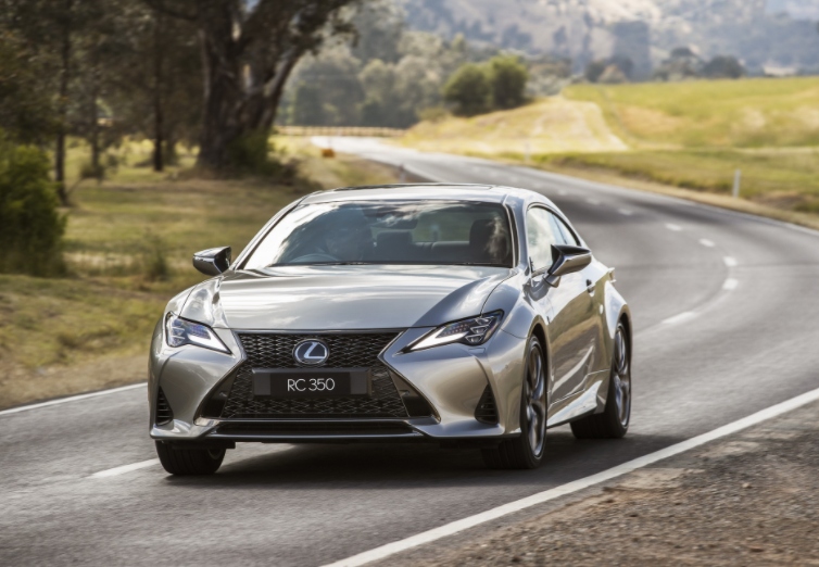 Lexus RC 2021 hấp dẫn hơn với những cải tiến kỹ thuật mới