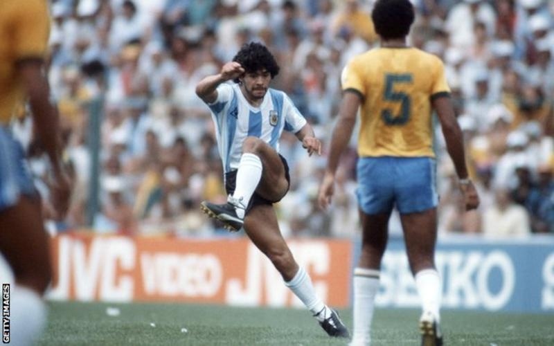 su nghiep vinh quang cua diego maradona qua anh hinh anh 2