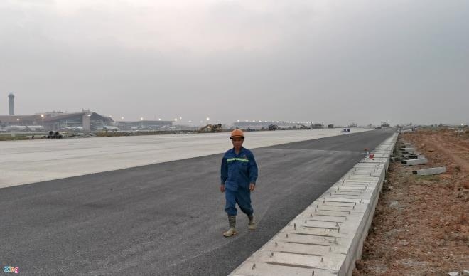 Hình ảnh đầu tiên về đường băng mới tại sân bay Nội Bài | VOV.VN