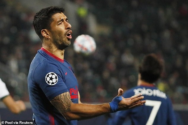 luis suarez linh the vang vi xem trom var hinh anh 7