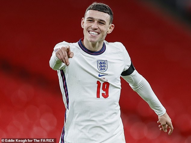 Phil Foden và Mason Mount được khen hay hơn thế hệ vàng nước Anh