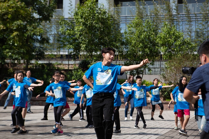 Local dancer helps UNICEF protect environment