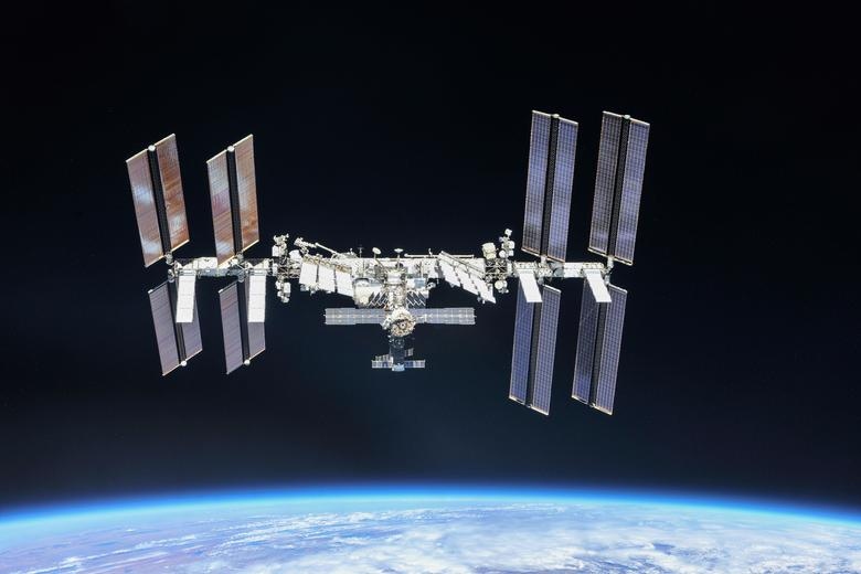 Tập đoàn SpaceX phóng tàu vũ trụ đưa 4 nhà du hành lên ISS | VOV.VN