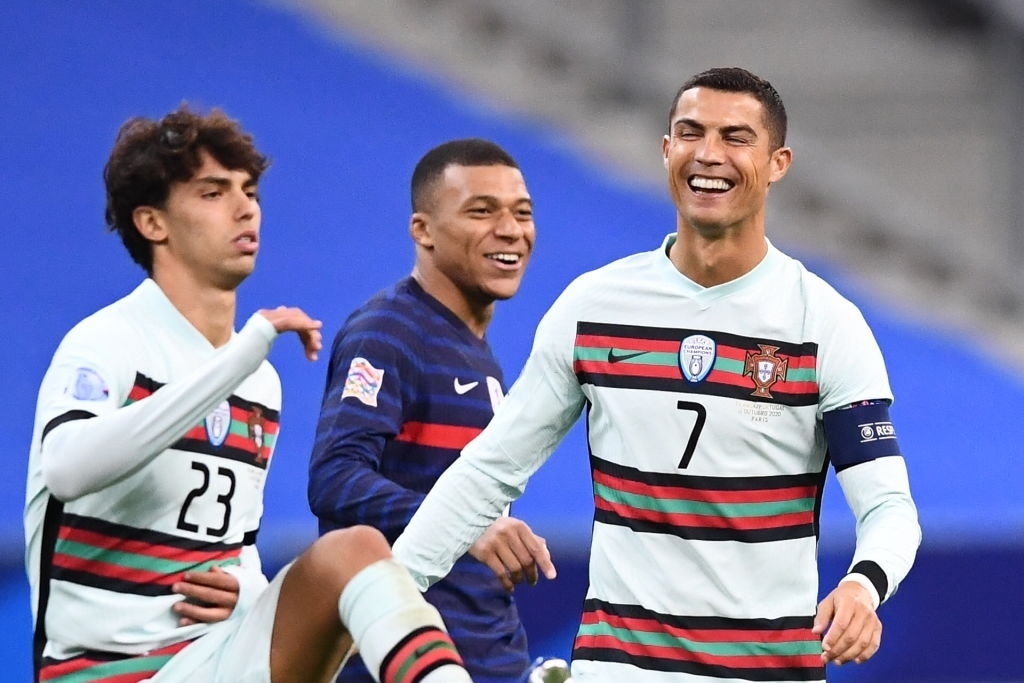 Bồ Đào Nha - Pháp: Ronaldo gieo sầu cho Gà trống Gaulois?