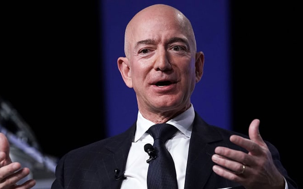 Ong chu jeff bezos ban hon 3 ty usd co phieu amazon hinh anh 1