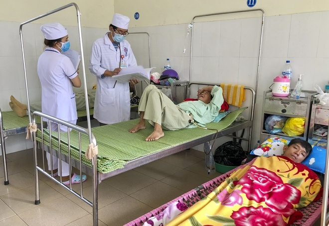 quang ngai hospital left overloaded by dengue fever outbreak picture 1