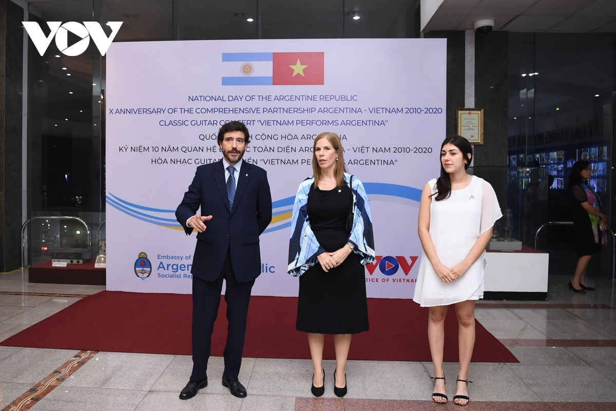  vietnam performs argentina guitar concert excites crowds in hanoi picture 1