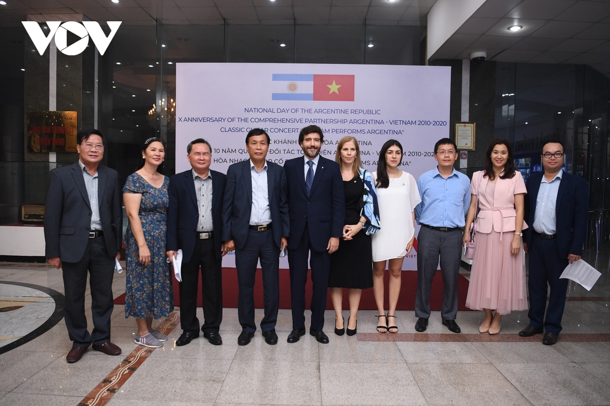  vietnam performs argentina guitar concert excites crowds in hanoi picture 6