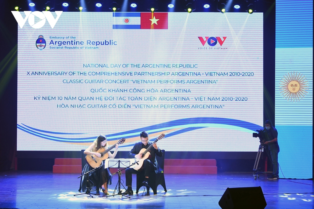  vietnam performs argentina guitar concert excites crowds in hanoi picture 9