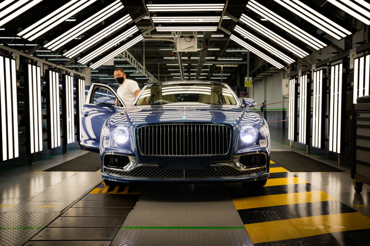 Bentley Flying Spur V8 bắt đầu đến tay khách hàng