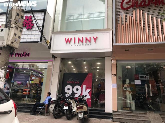 hanoi fashion stores remain quiet despite black friday super sale picture 7