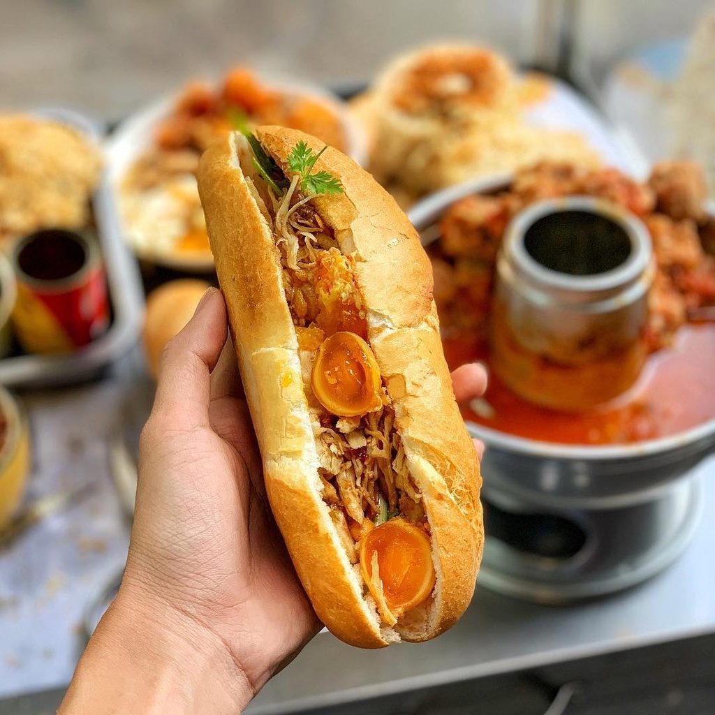 four famous bread stands in hcm city picture 3