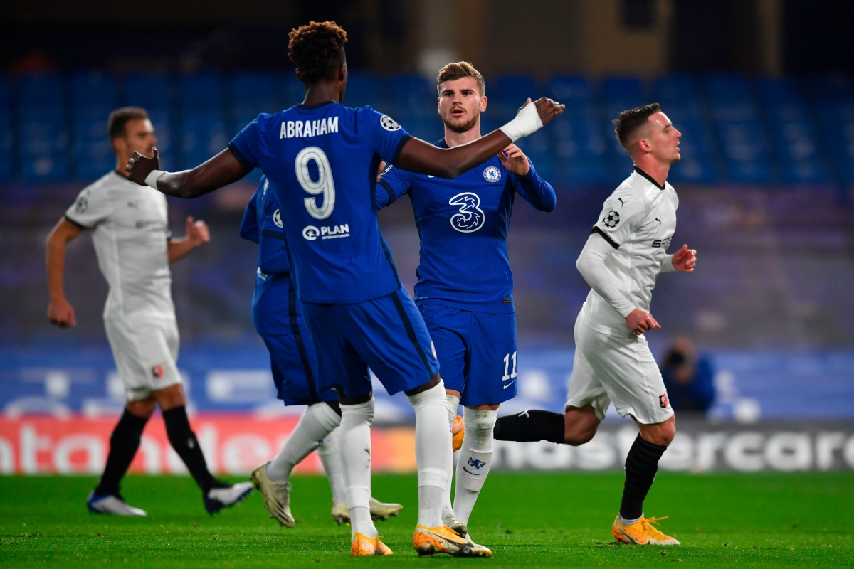 timo werner lap cu dup tu cham 11m, chelsea thang nhan rennes hinh anh 1