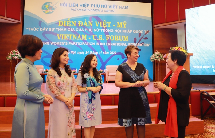 Local women contribute to boosting mutual ties with US