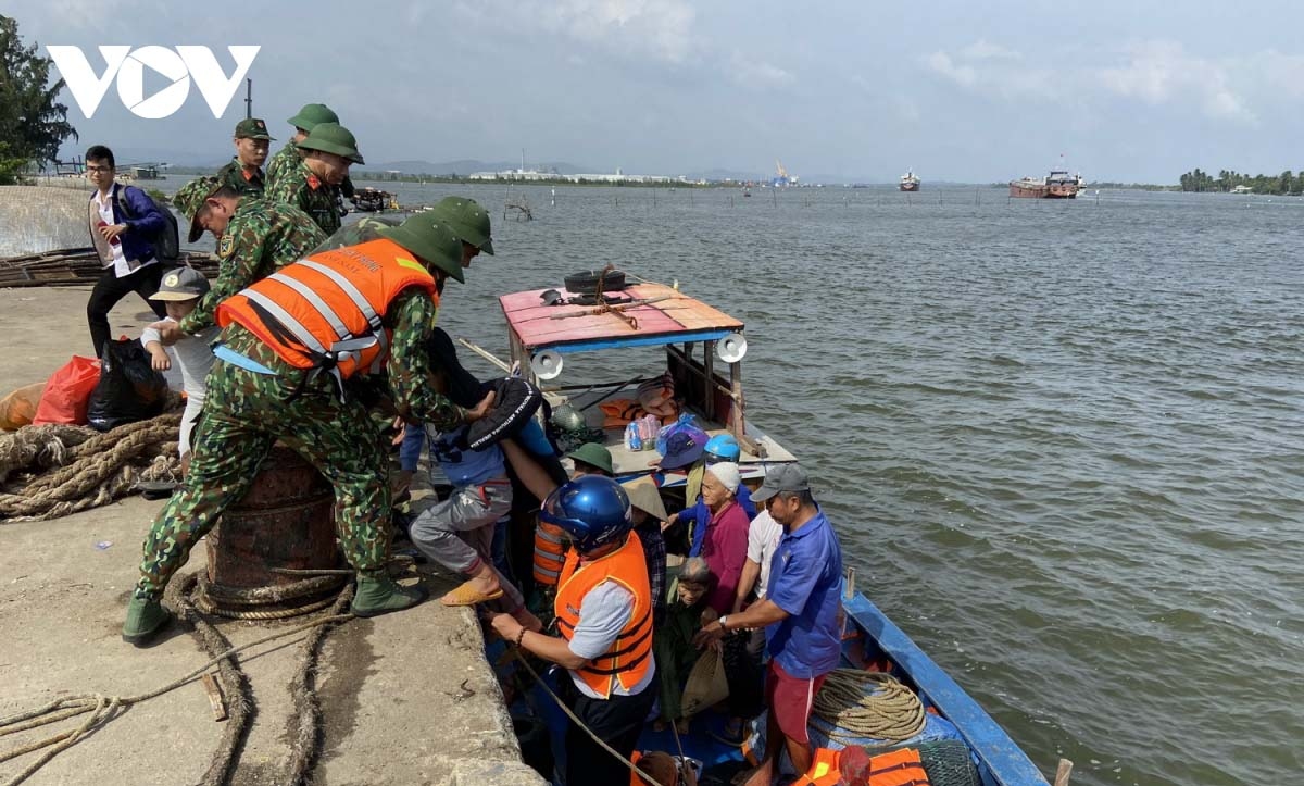 vietnam to evacuate 28,000 residents ahead of goni landfall picture 1