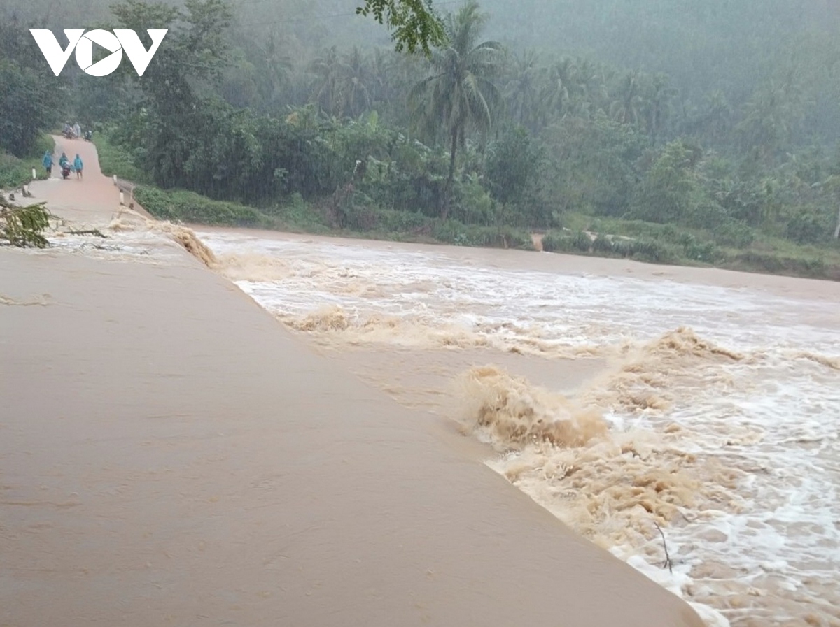 quang ngai and binh dinh provinces endure prolonged spell of rain picture 1