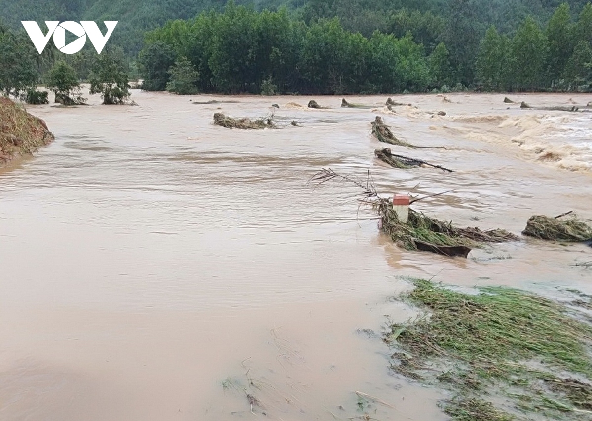 quang ngai and binh dinh provinces endure prolonged spell of rain picture 2