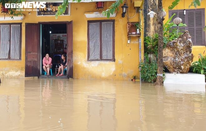 unesco-recognised hoi an inundated by flooding again picture 7