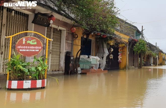 unesco-recognised hoi an inundated by flooding again picture 8