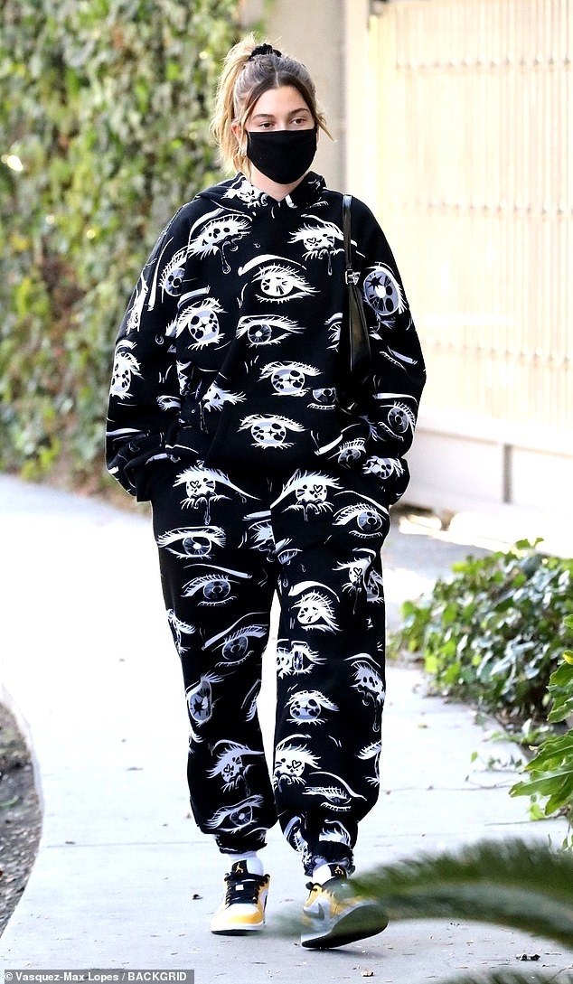 ba xa justin bieber buon ba ra pho sau khi phu nhan tin don chong gap go selena hinh anh 1