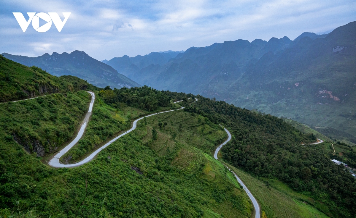 stunning images of perilous passes in ha giang picture 10