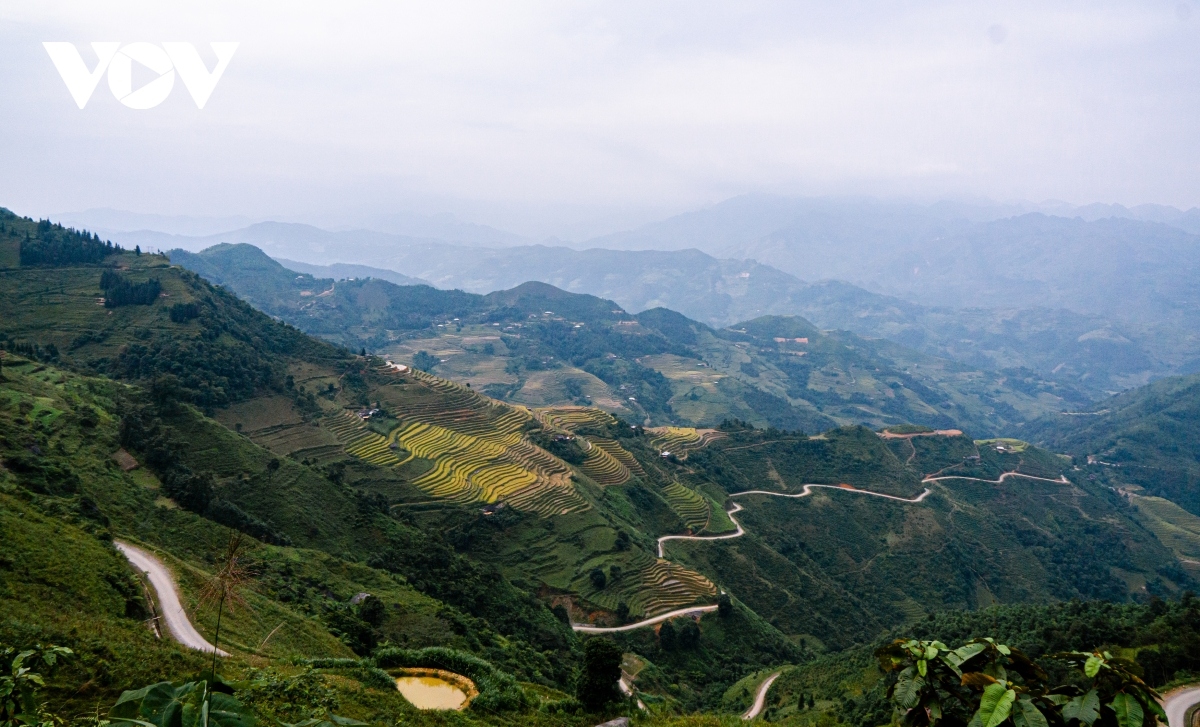 stunning images of perilous passes in ha giang picture 12