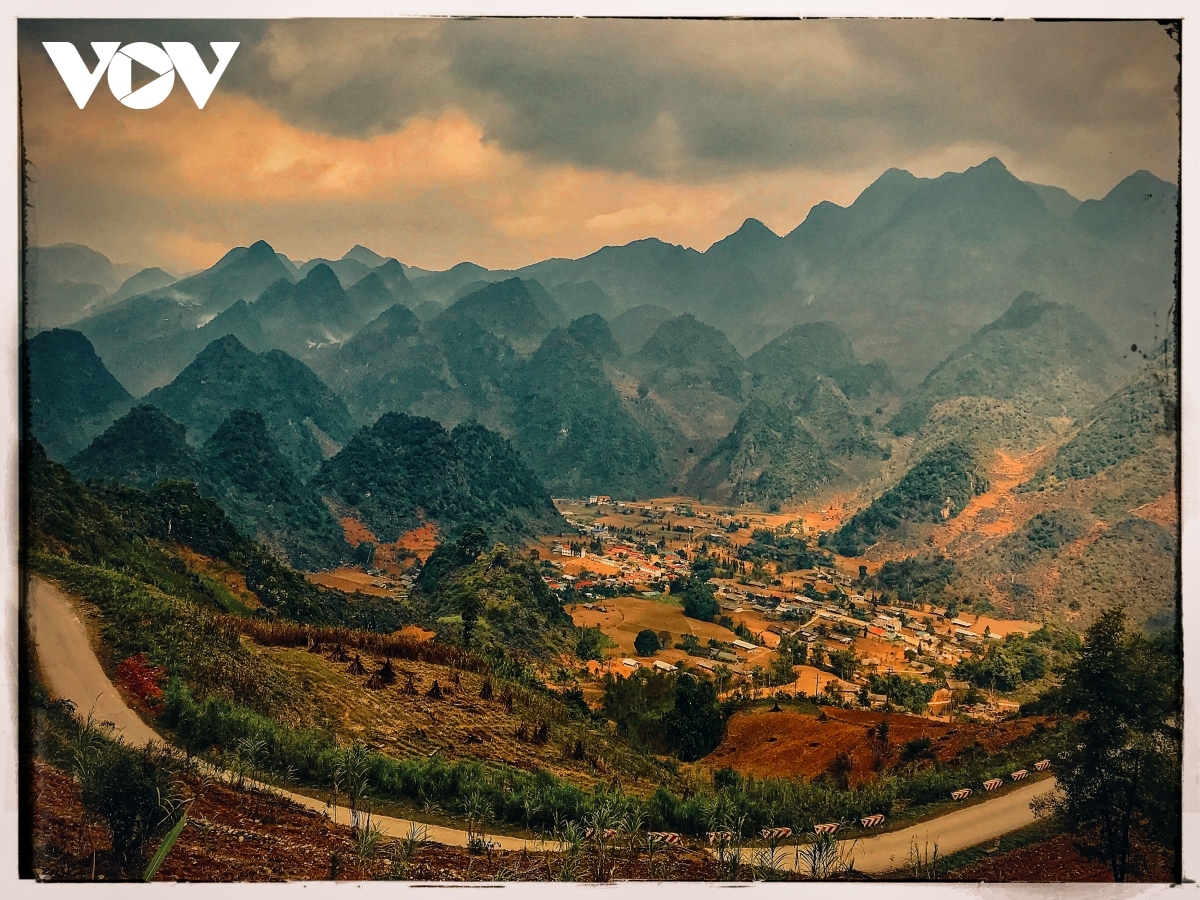 stunning images of perilous passes in ha giang picture 14