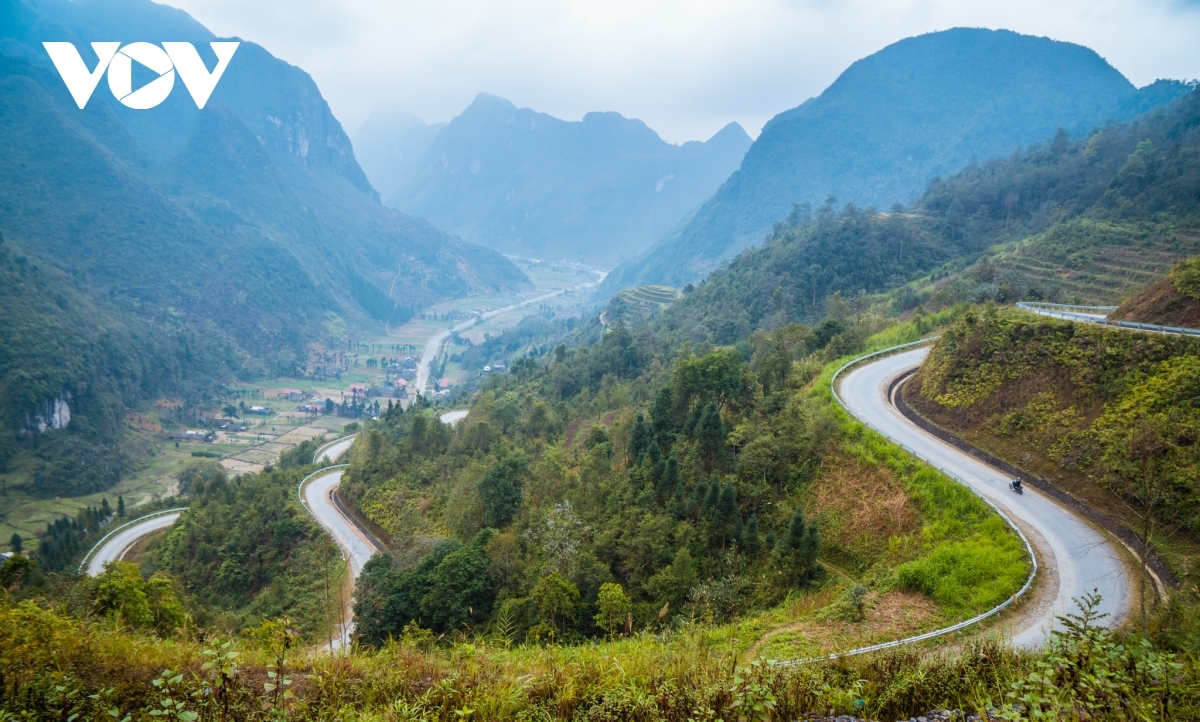 stunning images of perilous passes in ha giang picture 5