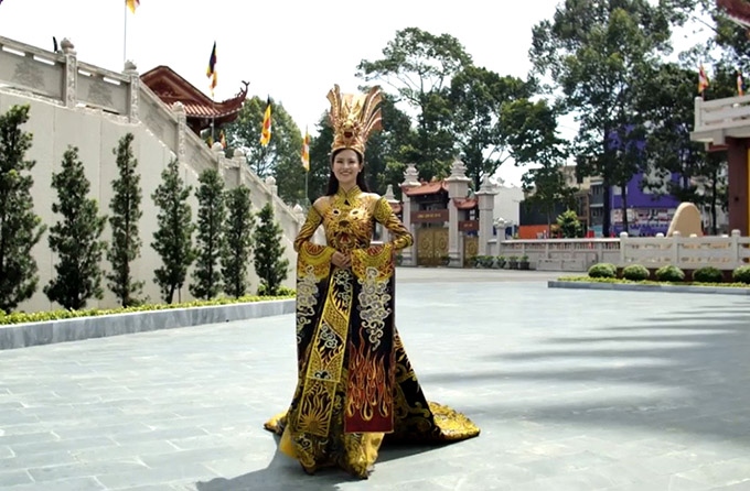 thai thi hoa wins national costume contest at miss earth 2020 picture 2