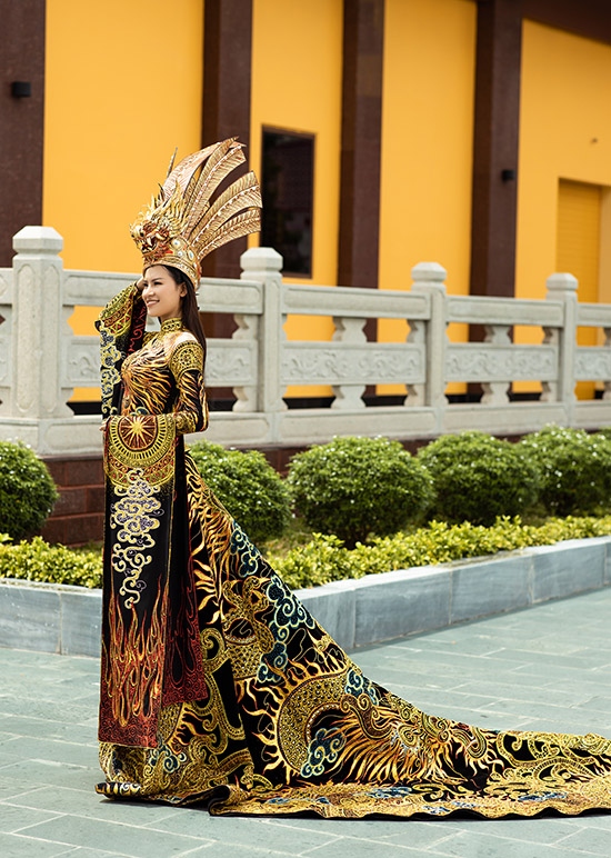 thai thi hoa wins national costume contest at miss earth 2020 picture 4