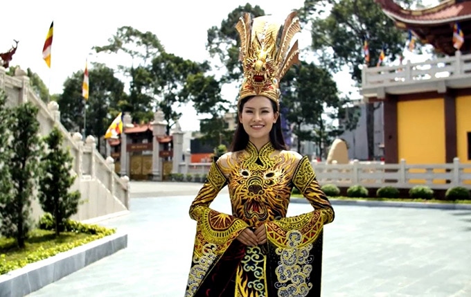 thai thi hoa wins national costume contest at miss earth 2020 picture 6