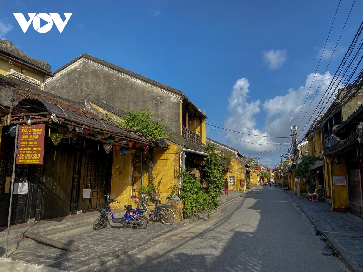 impact of covid-19 pandemic leaves hoi an quiet amid tourism season picture 2