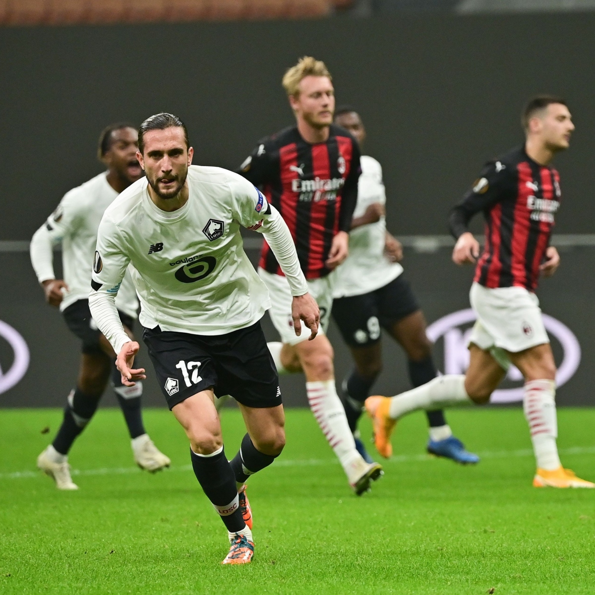 ac milan thua soc lille, arsenal va tottenham thang dam o europa league hinh anh 1