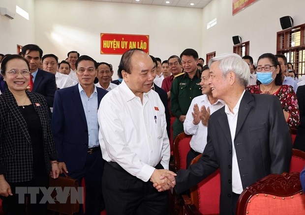 prime minister meets voters in hai phong picture 1