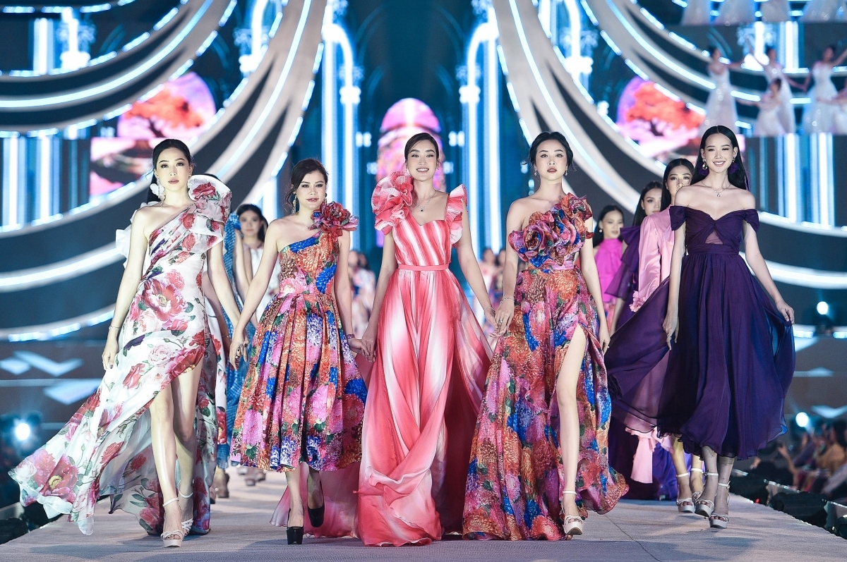 miss vietnam finalists compete for miss fashion sub-title picture 3