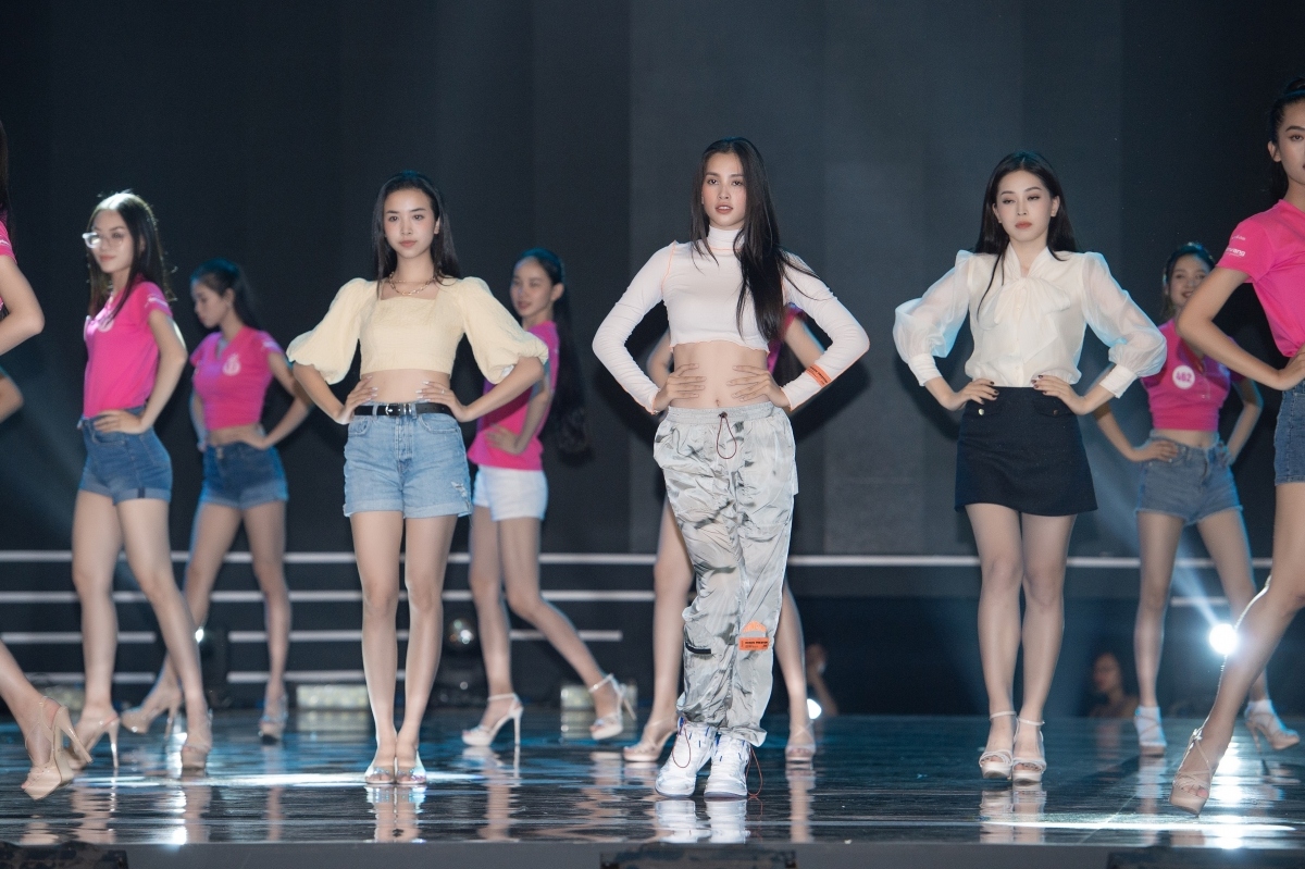 local beauties and celebrities prepare for grand final of miss vietnam 2020 picture 6