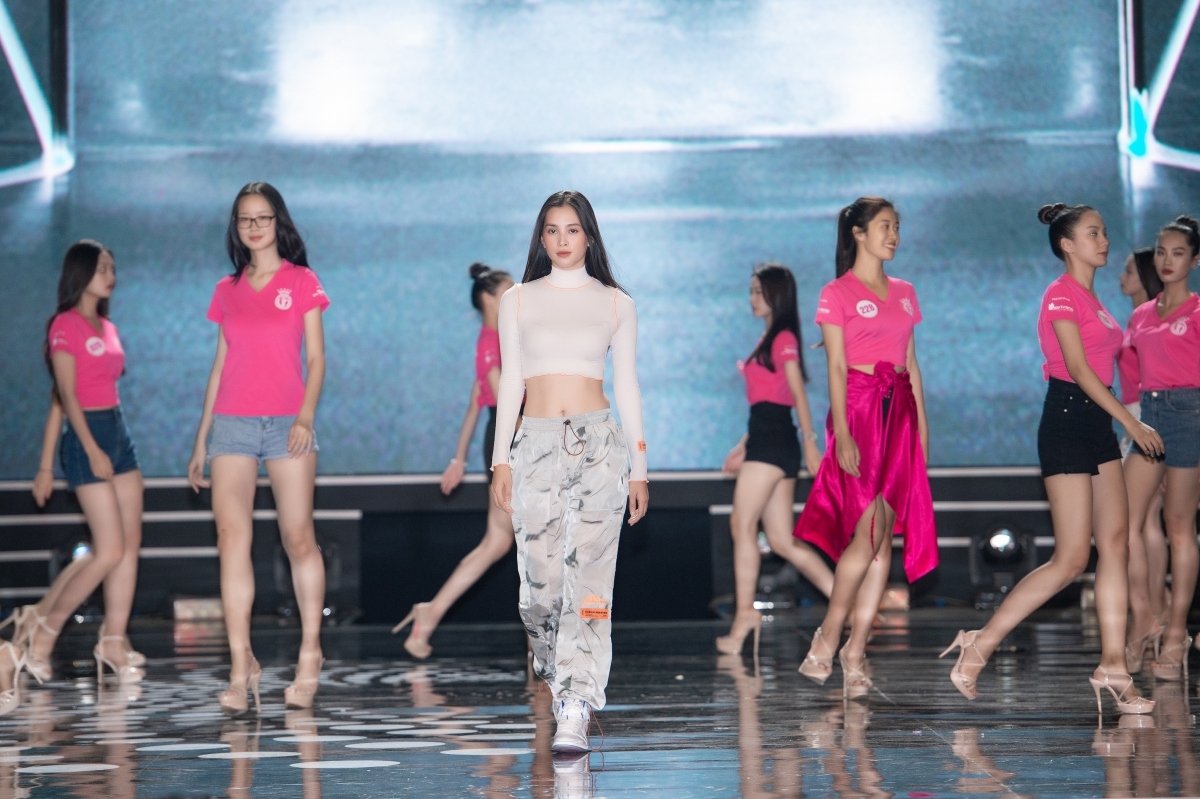 local beauties and celebrities prepare for grand final of miss vietnam 2020 picture 8