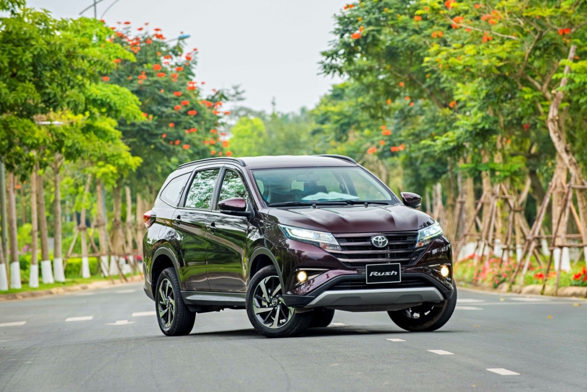 Toyota Rush giảm giá bán, tặng quà hấp dẫn lên tới 50 triệu đồng