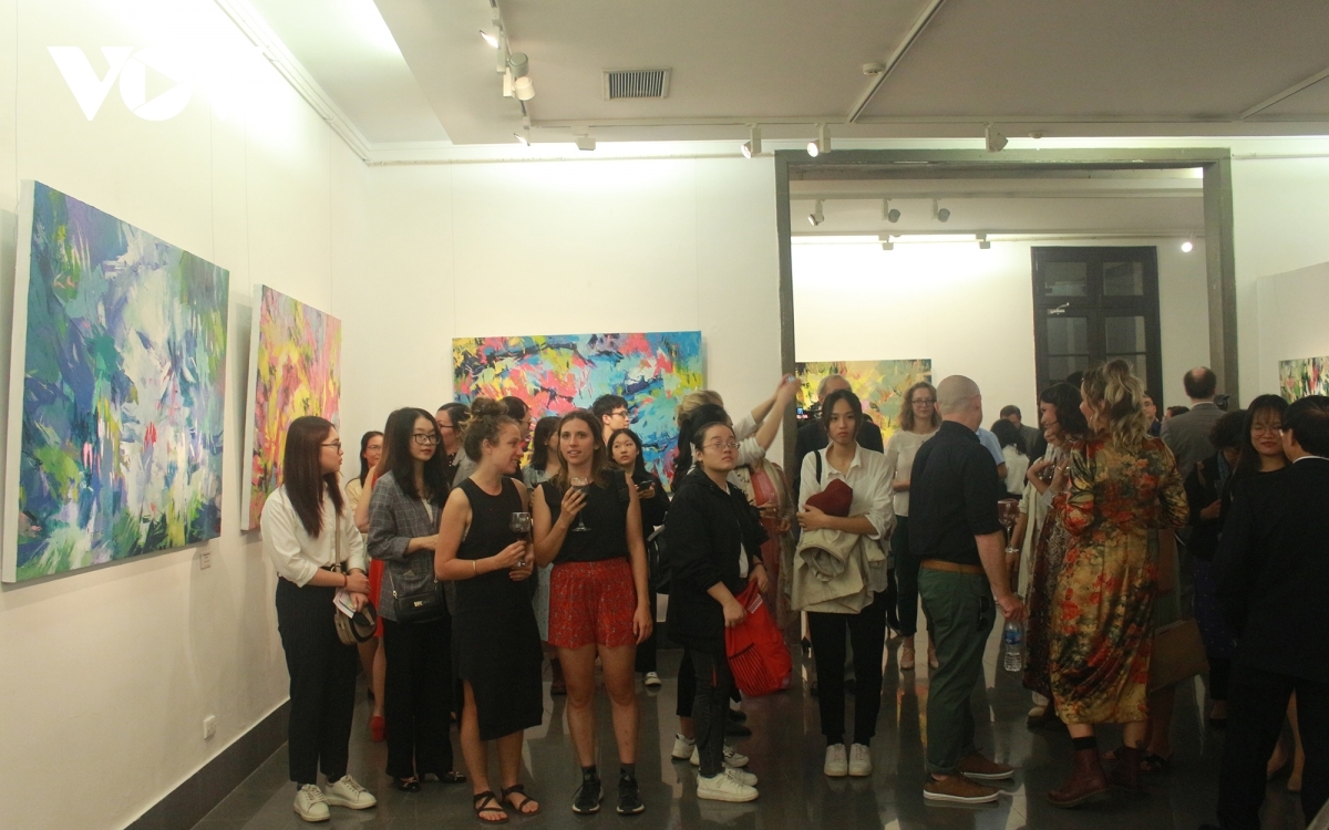 Painting exhibition marks Vietnam-Poland diplomatic ties