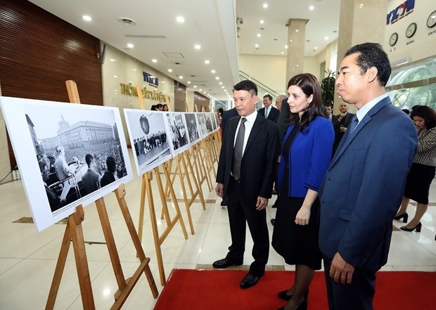 photo exhibition marks 70 years of vietnam-bulgaria friendship picture 1