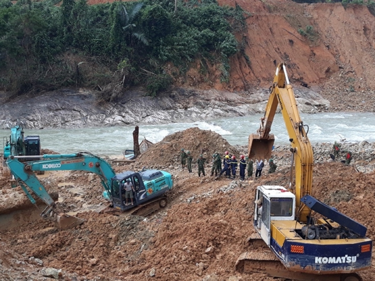 Thừa Thiên Huế thông tuyến trở lại đường 71 vào Thủy điện Rào Trăng 3 