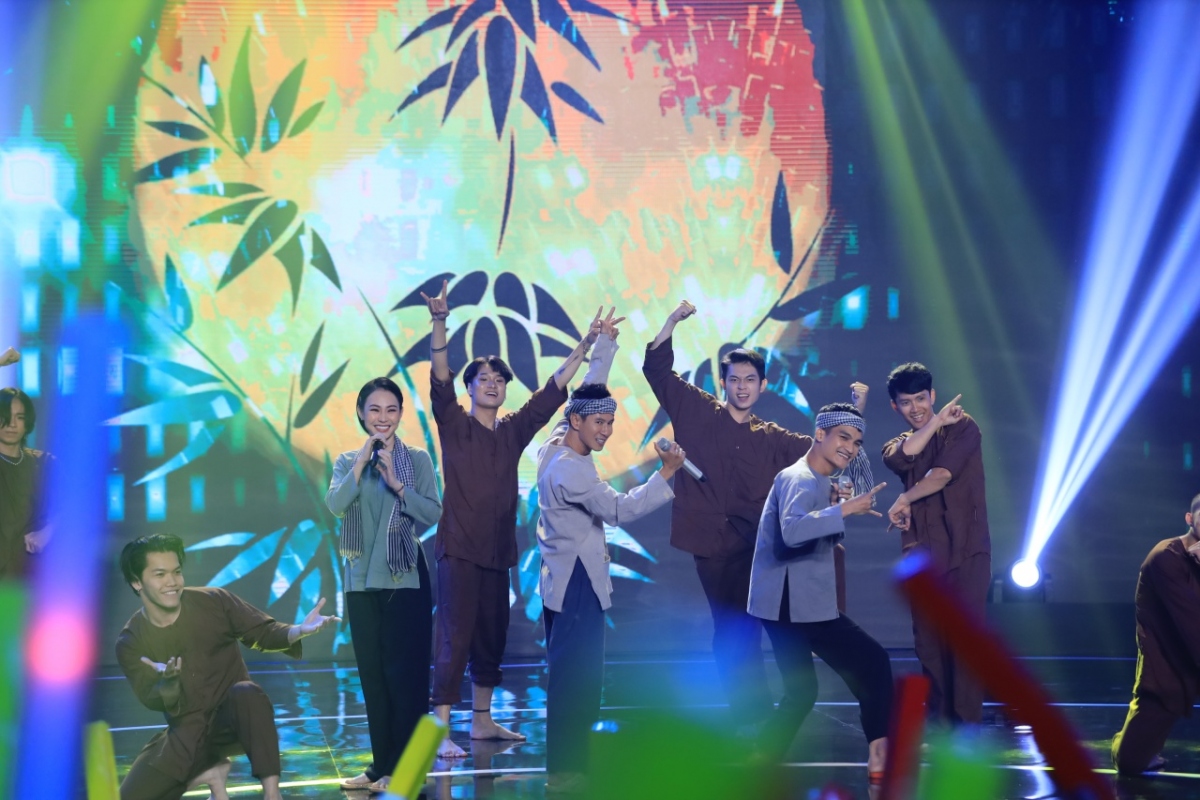 ly hai xuc dong chia se ve quang thoi gian kho khan trong su nghiep hinh anh 3