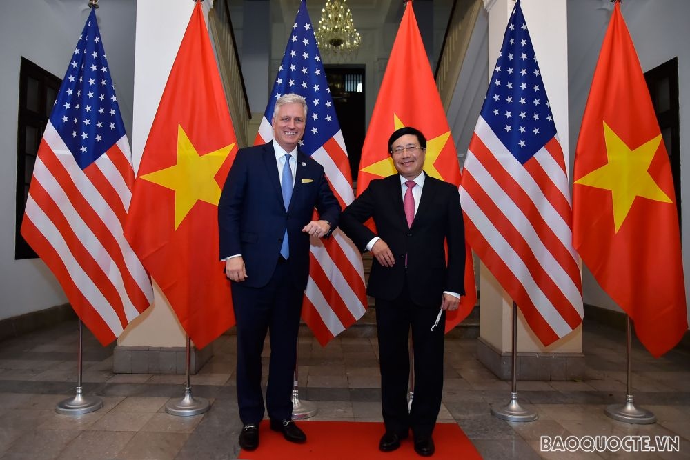 us security advisor o brien welcomed in hanoi picture 2