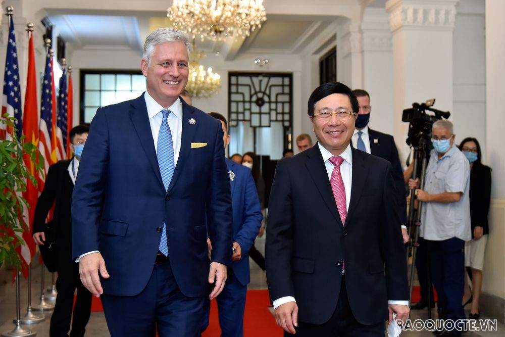us security advisor o brien welcomed in hanoi picture 4