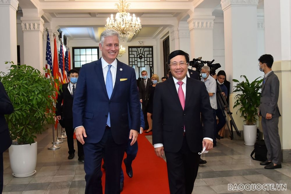 us security advisor o brien welcomed in hanoi picture 5
