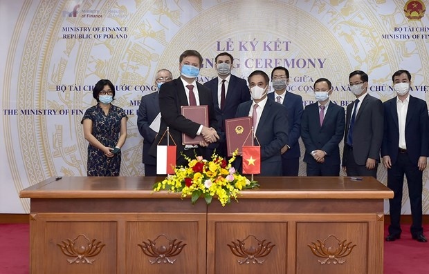 vietnam, poland sign mou on finance cooperation picture 1