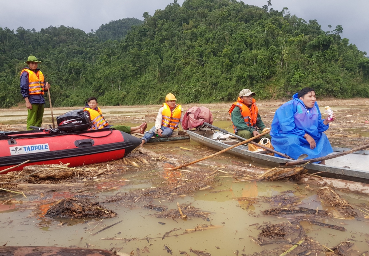 Gian nan tìm kiếm người mất tích trên lòng hồ thuỷ điện sông Tranh 2