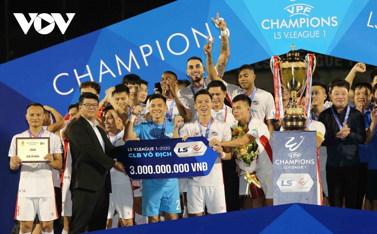 viettel fc lift v.league 1 trophy for first time picture 10