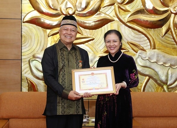 indonesian ambassador honoured with peace friendship insignia picture 1