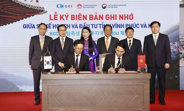 vinh phuc sees rok investors as key official picture 1